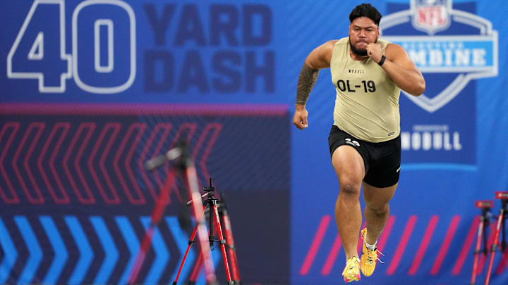 Mar 3, 2024; Indianapolis, IN, USA; Washington offensive lineman Troy Fautanu (OL19) during the 2024 Mar 3, 2024; Indianapolis, IN, USA; Washington offensive lineman Troy Fautanu (OL19) during the 2024