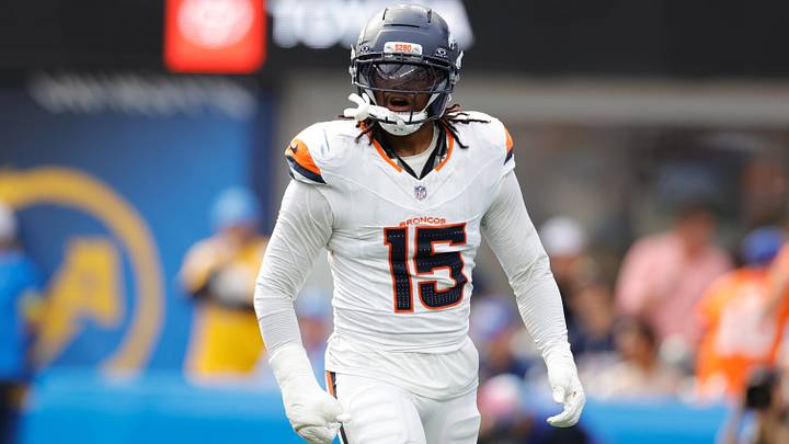 INGLEWOOD, CA - SEPTEMBER 21: Denver Broncos linebacker Nik Bonitto (15) celebrates a sack during the NFL, American Football Herren, USA game between the Denver Broncos and the Los Angeles Chargers on September 21, 2025, at SoFi Stadium in Inglewood, CA. INGLEWOOD, CA - SEPTEMBER 21: Denver Broncos linebacker Nik Bonitto (15) celebrates a sack during the NFL, American Football Herren, USA game between the Denver Broncos and the Los Angeles Chargers on September 21, 2025, at SoFi Stadium in Inglewood, CA.