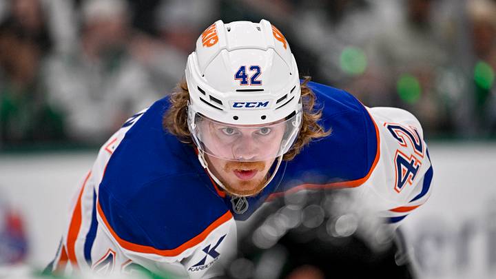 May 29, 2025; Dallas, Texas, USA; Edmonton Oilers right wing Kasperi Kapanen (42) during the game between the Dallas Stars and the Edmonton Oilers in game five of the Western Conference Final of the 2025 Stanley Cup Playoffs at American Airlines Center. Mandatory Credit: Jerome Miron-Imagn Images