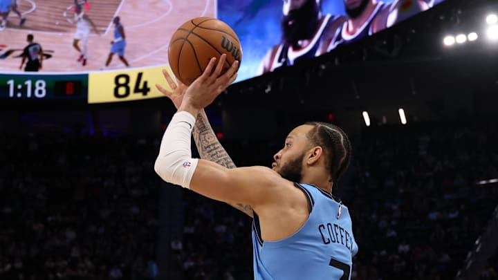 The Milwaukee Bucks will sign veteran free agent Amir Coffey to a one-year deal. The Milwaukee Bucks will sign veteran free agent Amir Coffey to a one-year deal.