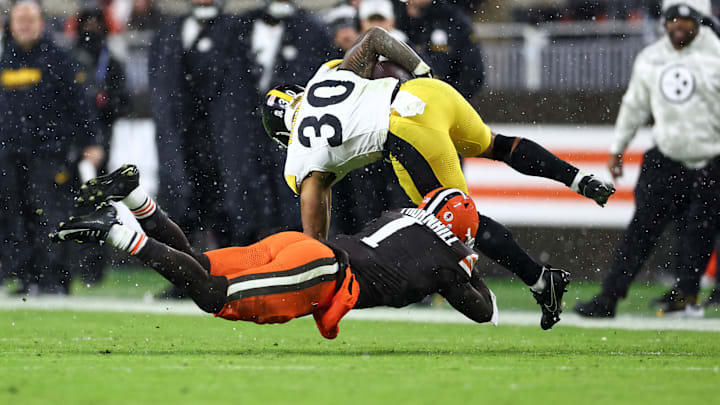 Pittsburgh Steelers v Cleveland Browns