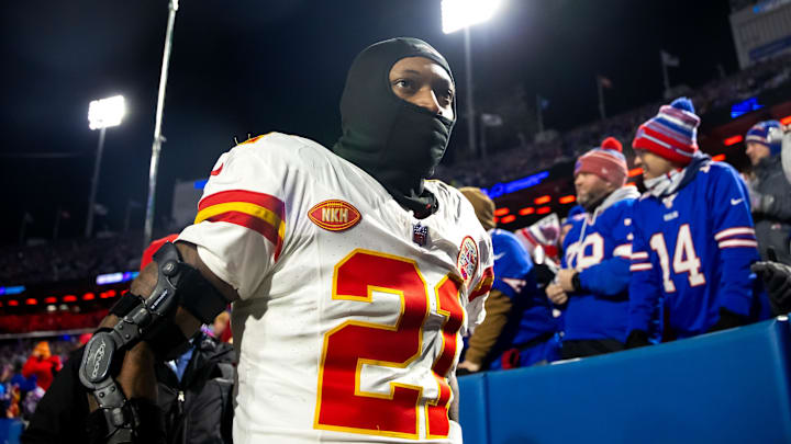 Jan 21, 2024; Orchard Park, New York, USA; Kansas City Chiefs safety Mike Edwards (21) against the Buffalo Bills in the 2024 AFC divisional round game at Highmark Stadium. Mandatory Credit: Mark J. Rebilas-Imagn Images Jan 21, 2024; Orchard Park, New York, USA; Kansas City Chiefs safety Mike Edwards (21) against the Buffalo Bills in the 2024 AFC divisional round game at Highmark Stadium. Mandatory Credit: Mark J. Rebilas-Imagn Images