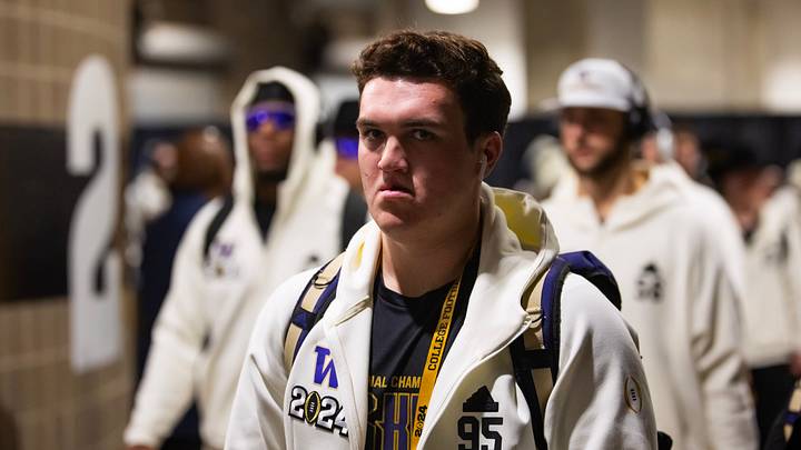 Huskies kicker Grady Gross arrives in Houston to play against Michigan in the CFP national championship game Huskies kicker Grady Gross arrives in Houston to play against Michigan in the CFP national championship game