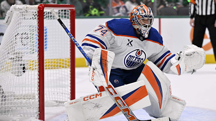May 21, 2025; Dallas, Texas, USA; Edmonton Oilers goaltender Stuart Skinner (74) in the net against the Dallas Stars in the second period during game one of the Western Conference Final of the 2025 Stanley Cup Playoffs at American Airlines Center. Mandatory Credit: Jerome Miron-Imagn Images