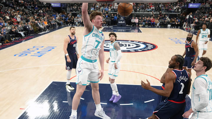 Jan 12, 2026; Inglewood, California, USA; Charlotte Hornets guard Kon Knueppel (7) dunks the ball in the second half against the LA Clippers at the Intuit Dome. Mandatory Credit: Kirby Lee-Imagn Images