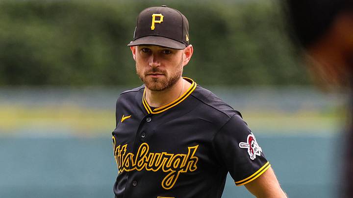 Jun 6, 2026; Cumberland, Georgia, USA; Pittsburgh Pirates second baseman Brandon Lowe (5) wraps up for the game against the Atlanta Braves at Truist Park. Mandatory Credit: Jordan Godfree-Imagn Images Jun 6, 2026; Cumberland, Georgia, USA; Pittsburgh Pirates second baseman Brandon Lowe (5) wraps up for the game against the Atlanta Braves at Truist Park. Mandatory Credit: Jordan Godfree-Imagn Images