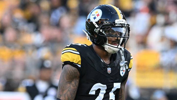 Aug 21, 2026; Pittsburgh, Pennsylvania, USA; Pittsburgh Steelers safety DeShon Elliott (25) lines up against the New York Jets during the first half at Acrisure Stadium. Mandatory Credit: Barry Reeger-Imagn Images Aug 21, 2026; Pittsburgh, Pennsylvania, USA; Pittsburgh Steelers safety DeShon Elliott (25) lines up against the New York Jets during the first half at Acrisure Stadium. Mandatory Credit: Barry Reeger-Imagn Images