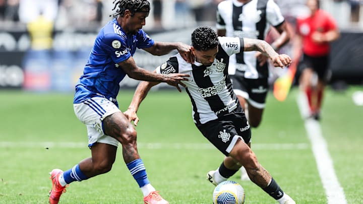 Equipes se enfrentam a partir das 19h30min Equipes se enfrentam a partir das 19h30min