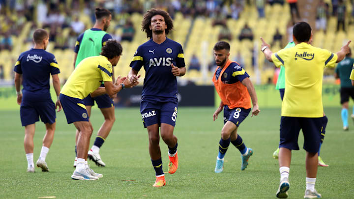 Willian Arão é um dos brasileiros que estarão em campo brigando por vaga na fase de grupos