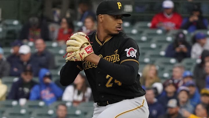 Jun 15, 2023; Chicago, Illinois, USA; Pittsburgh Pirates starting pitcher Johan Oviedo (24) throws