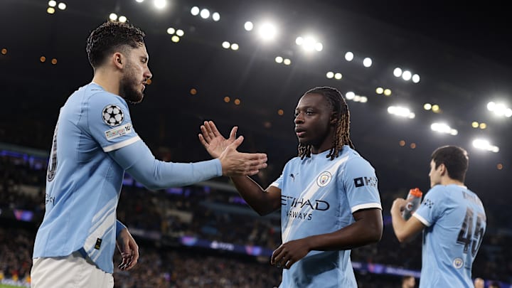 Rayan Cherki et Jérémy Doku se taquinent beaucoup. Rayan Cherki et Jérémy Doku se taquinent beaucoup.