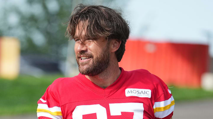 Jul 22, 2025; St. Joseph, MO, USA; Kansas City Chiefs tight end Travis Kelce (87) walks down the hill to the practice fields during training camp at Missouri Western State University. Mandatory Credit: Denny Medley-Imagn Images Jul 22, 2025; St. Joseph, MO, USA; Kansas City Chiefs tight end Travis Kelce (87) walks down the hill to the practice fields during training camp at Missouri Western State University. Mandatory Credit: Denny Medley-Imagn Images