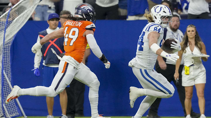 Denver Broncos LB Alex Singleton