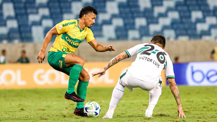 Fernando Sobral abriu o placar na Arena Pantanal