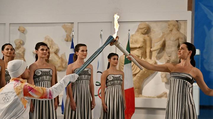 El encendido de la antorcha de los Juegos Olímpicos de Invierno. El encendido de la antorcha de los Juegos Olímpicos de Invierno.