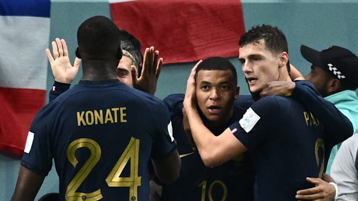 Les Bleus disputent leur huitième de finale aujourd'hui. Les Bleus disputent leur huitième de finale aujourd'hui.