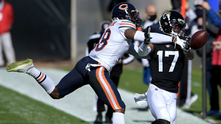 Former Bears safety Tashaun Gipson breaks up a pass intended for DJ Chark.