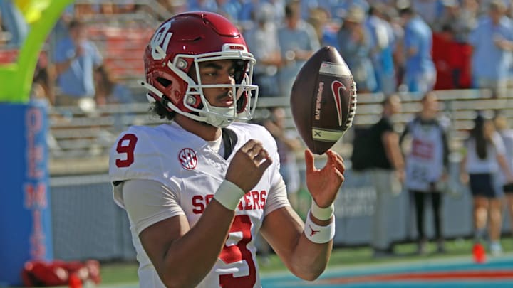 Oklahoma quarterback Michael Hawkins