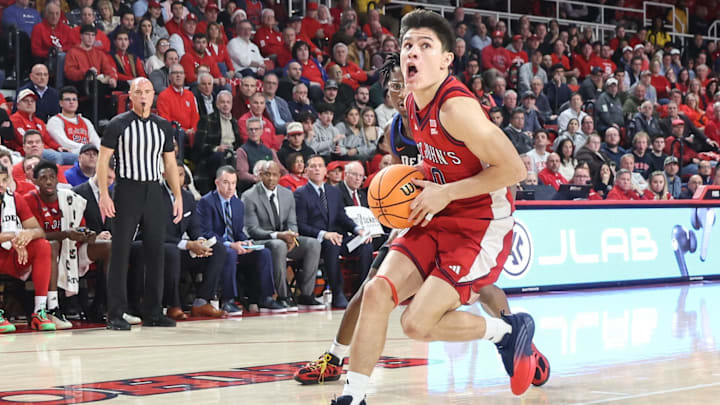 St. John's and Kentucky will face off in the CBS Sports Classic on Saturday afternoon. St. John's and Kentucky will face off in the CBS Sports Classic on Saturday afternoon.