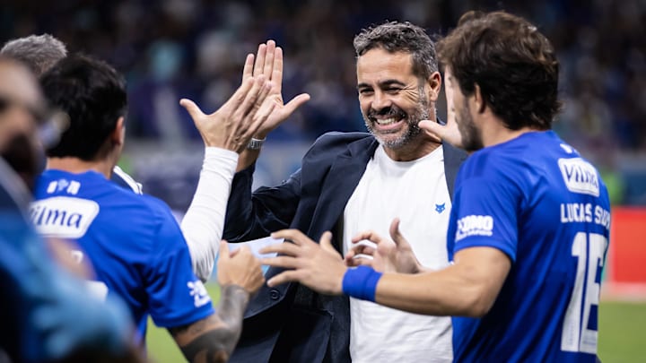 Artur Jorge comenta bastidores do elenco e situação de Walace e Kaio Jorge no Cruzeiro Artur Jorge comenta bastidores do elenco e situação de Walace e Kaio Jorge no Cruzeiro