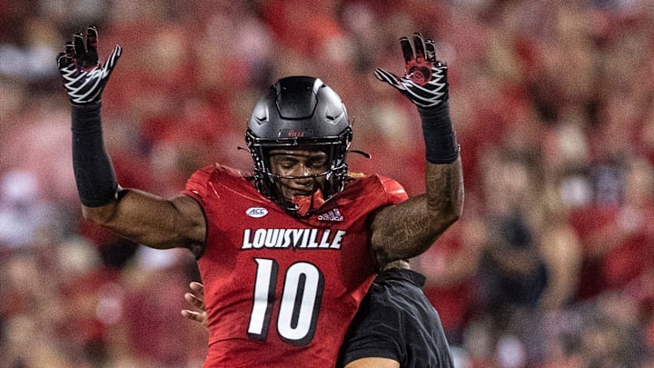 University of Louisville's Benjamin Perry celebrates with a coach after a defensive stop against Florida State. Sept. 16, 2022
Af5i0013 University of Louisville's Benjamin Perry celebrates with a coach after a defensive stop against Florida State. Sept. 16, 2022
Af5i0013