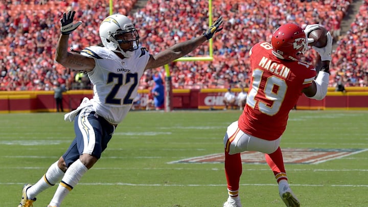 Sep 11, 2016; Kansas City, MO, USA; Kansas City Chiefs wide receiver Jeremy Maclin (19) catches a touchdown against the San Diego Chargers.