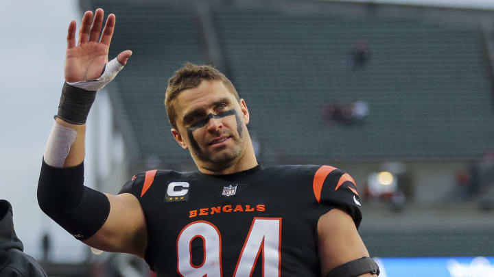 Jan 7, 2024; Cincinnati, Ohio, USA; Cincinnati Bengals defensive end Sam Hubbard (94) waves to fans after the game against the Cleveland Browns at Paycor Stadium. Mandatory Credit: Katie Stratman-USA TODAY Sports