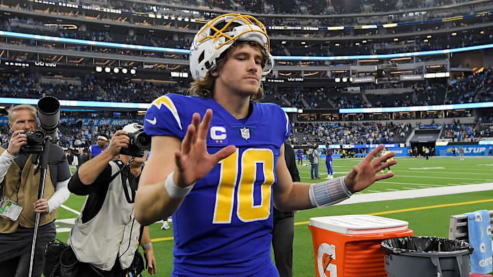 Justin Herbert es el líder de la ofensiva de los Chargers 