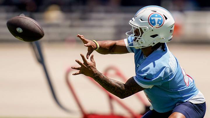 Tennessee Titans wide receiver Wan'dale Robinson (4) catches a ball during mandatory minicamp at Vanderbilt Health Football Center in Nashville, Tenn., Wednesday, June 17, 2026. Tennessee Titans wide receiver Wan'dale Robinson (4) catches a ball during mandatory minicamp at Vanderbilt Health Football Center in Nashville, Tenn., Wednesday, June 17, 2026.