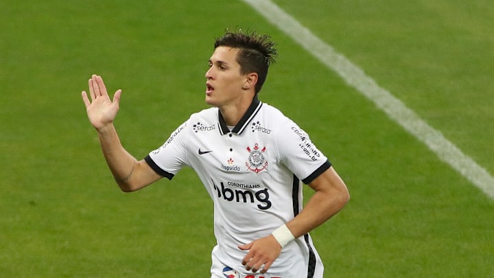 O meia do Corinthians está próximo de ser anunciado pelo Cruzeiro