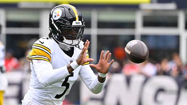 September 20, 2026; Foxborough, Massachusetts, USA; Pittsburgh Steelers cornerback Jalen Ramsey (5) warms up before a game against the New England Patriots at Gillette Stadium. Mandatory Credit: Eric Canha-Imagn Images September 20, 2026; Foxborough, Massachusetts, USA; Pittsburgh Steelers cornerback Jalen Ramsey (5) warms up before a game against the New England Patriots at Gillette Stadium. Mandatory Credit: Eric Canha-Imagn Images