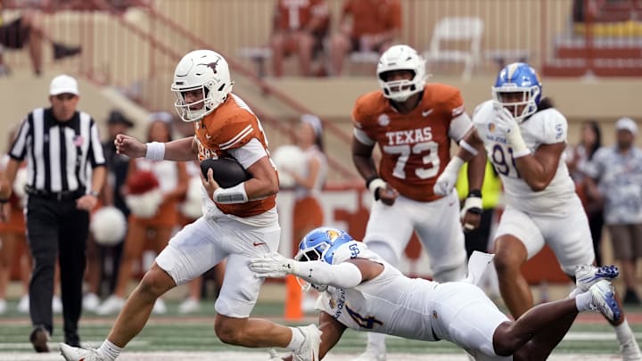 Texas Longhorns quarterback Arch Manning against the San Jose State Spartans.