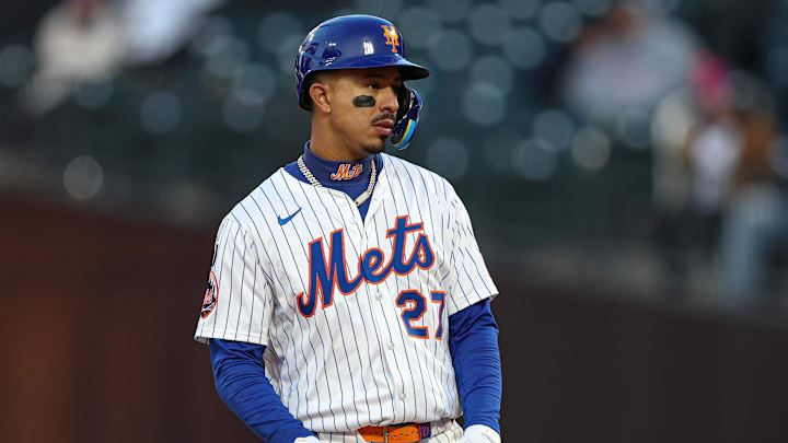 Apr 8, 2025; New York City, New York, USA; New York Mets third baseman Mark Vientos (27) looks back from second base during the eighth inning against the Miami Marlins at Citi Field. Mandatory Credit: Vincent Carchietta-Imagn Images Apr 8, 2025; New York City, New York, USA; New York Mets third baseman Mark Vientos (27) looks back from second base during the eighth inning against the Miami Marlins at Citi Field. Mandatory Credit: Vincent Carchietta-Imagn Images