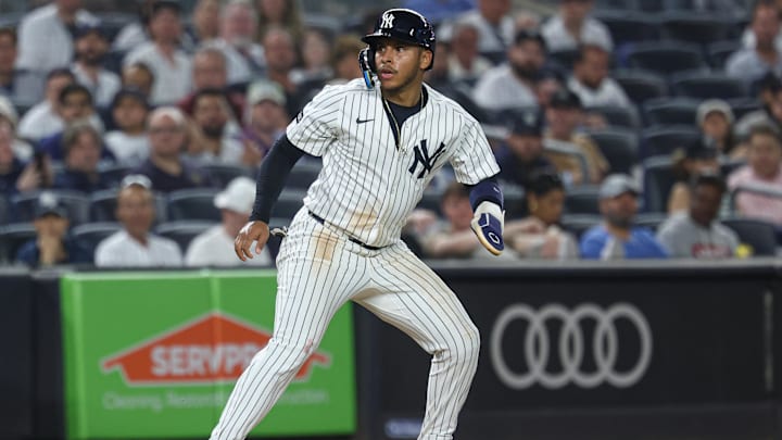 New York Yankees second baseman Jorbit Vivas takes a lead at third base during the fifth inning against the Tampa Bay Rays at Yankee Stadium on May 2, 2025.