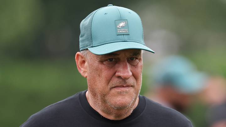 Philadelphia Eagles defensive coordinator Vic Fangio Philadelphia Eagles defensive coordinator Vic Fangio
