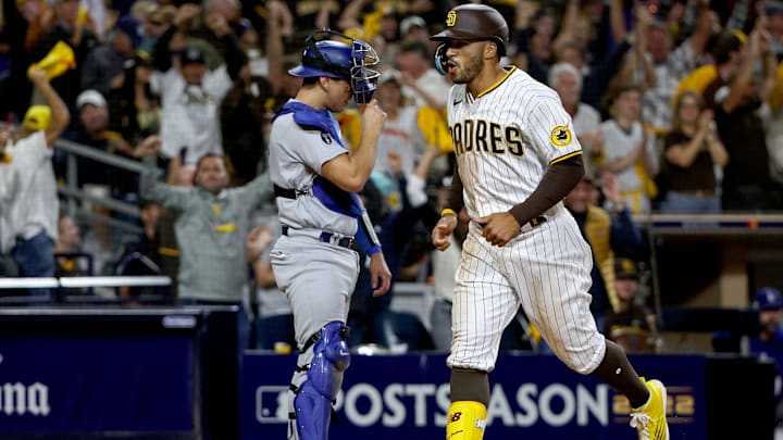 Los Dodgers van por un triunfo que los mantenga con vida