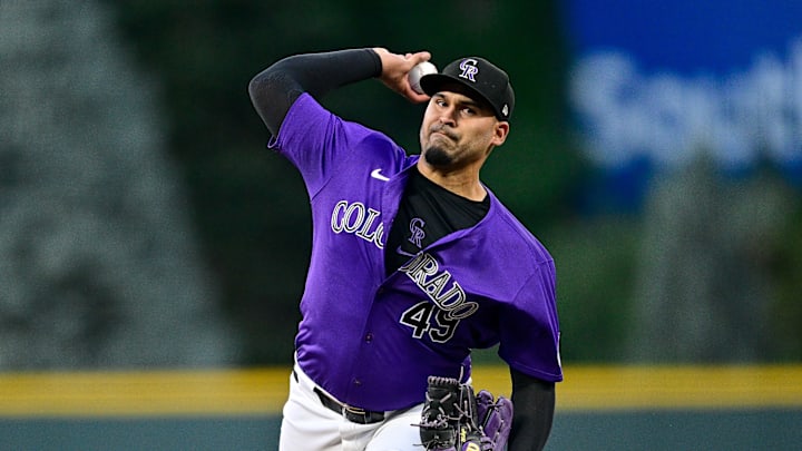 Senzatela se recupera de una cirugía Tommy John