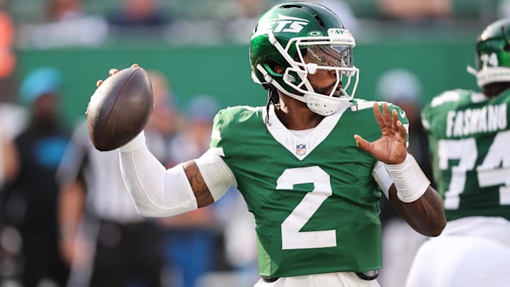 Oct 19, 2025; East Rutherford, New Jersey, USA; New York Jets quarterback Tyrod Taylor (2) throws the ball in the third quarter against the Carolina Panthers at MetLife Stadium. Mandatory Credit: Vincent Carchietta-Imagn Images Oct 19, 2025; East Rutherford, New Jersey, USA; New York Jets quarterback Tyrod Taylor (2) throws the ball in the third quarter against the Carolina Panthers at MetLife Stadium. Mandatory Credit: Vincent Carchietta-Imagn Images