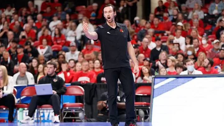 Louisville Coach Dan Meske Louisville Coach Dan Meske
