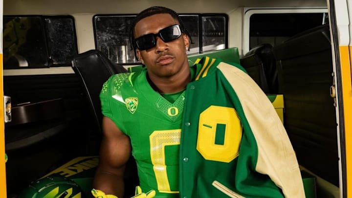 Mater Dei (California) running back Jordon Davison on a visit to Oregon 