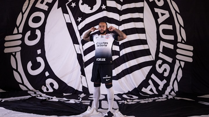 Memphis Depay vai vestir a camisa 94 do Corinthians