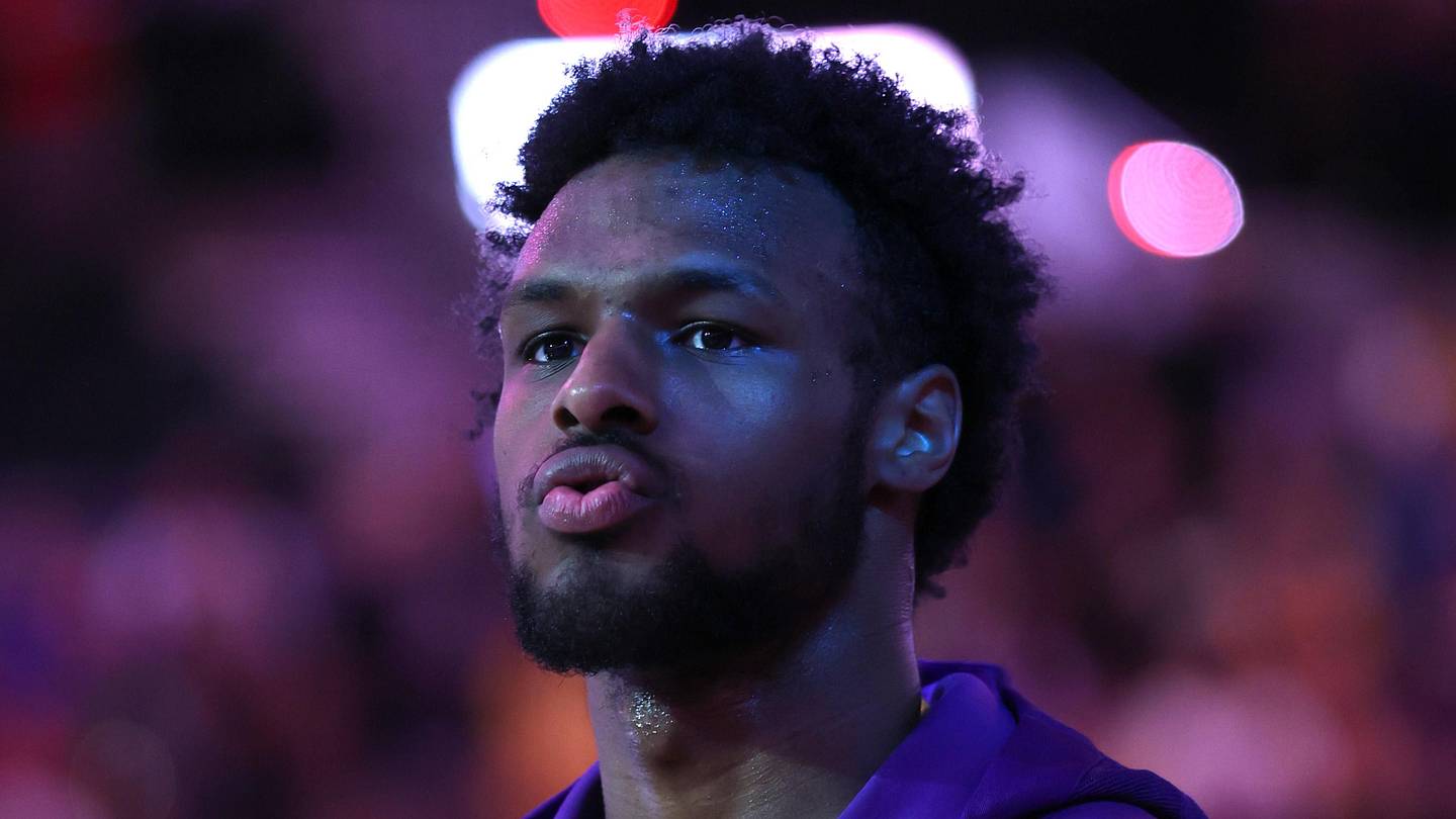 Bronny James reacts to gf Parker Whitfield's dramatic new look with two ...
