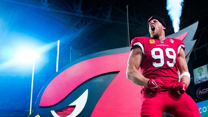 December 12, 2022; Glendale, Ariz; USA; Cardinals defensive lineman JJ Watt (99) comes onto the field prior to a game against the Patriots at State Farm Stadium. December 12, 2022; Glendale, Ariz; USA; Cardinals defensive lineman JJ Watt (99) comes onto the field prior to a game against the Patriots at State Farm Stadium.