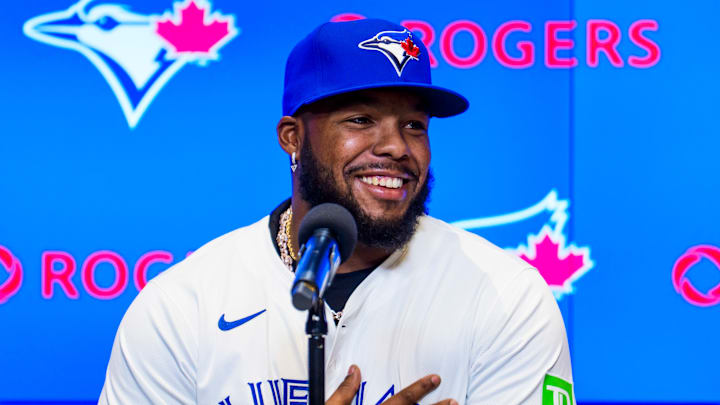 Los Azulejos ofrecieron una rueda de prensa con Guerrero Jr. 
