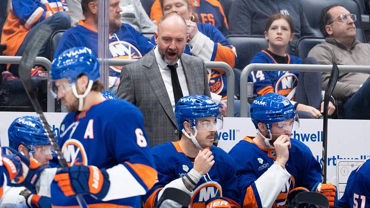 Apr 12, 2026; Elmont, New York, USA; New York Islanders head coach Peter DeBoer speaks to his team prior to their game against the Montréal Canadiens at UBS Arena. Apr 12, 2026; Elmont, New York, USA; New York Islanders head coach Peter DeBoer speaks to his team prior to their game against the Montréal Canadiens at UBS Arena.