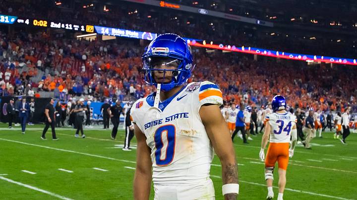 Dec 31, 2024; Glendale, AZ, USA; Boise State Broncos safety Ty Benefield (0) against the Penn State Nittany Lions during the Fiesta Bowl at State Farm Stadium. Mandatory Credit: Mark J. Rebilas-Imagn Images Dec 31, 2024; Glendale, AZ, USA; Boise State Broncos safety Ty Benefield (0) against the Penn State Nittany Lions during the Fiesta Bowl at State Farm Stadium. Mandatory Credit: Mark J. Rebilas-Imagn Images