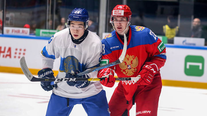 Artem Barabosha (right) playing for Russia U20.