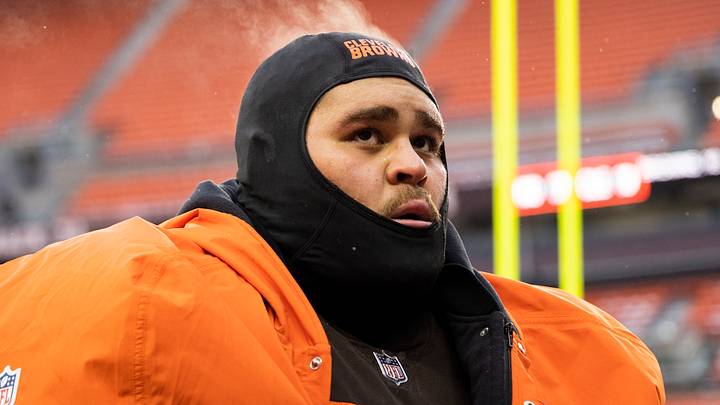 Cleveland Browns offensive tackle Jedrick Wills Jr. (71) walks on