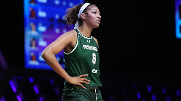Jan 17, 2025; Miami, FL, USA; Angel Reese (5) of the Rose takes a moment against the Vinyl during a timeout in the first half of the Unrivaled women’s professional 3v3 basketball league at Wayfair Arena. Mandatory Credit: Jim Rassol-Imagn Images Jan 17, 2025; Miami, FL, USA; Angel Reese (5) of the Rose takes a moment against the Vinyl during a timeout in the first half of the Unrivaled women’s professional 3v3 basketball league at Wayfair Arena. Mandatory Credit: Jim Rassol-Imagn Images