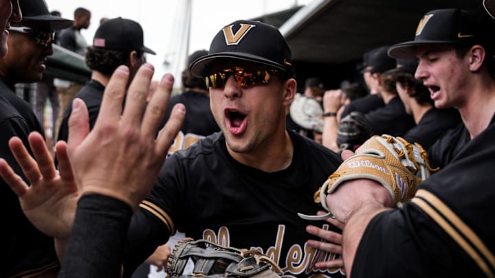 Vanderbilt Baseball went 2-1 in the Desert Invitational Vanderbilt Baseball went 2-1 in the Desert Invitational